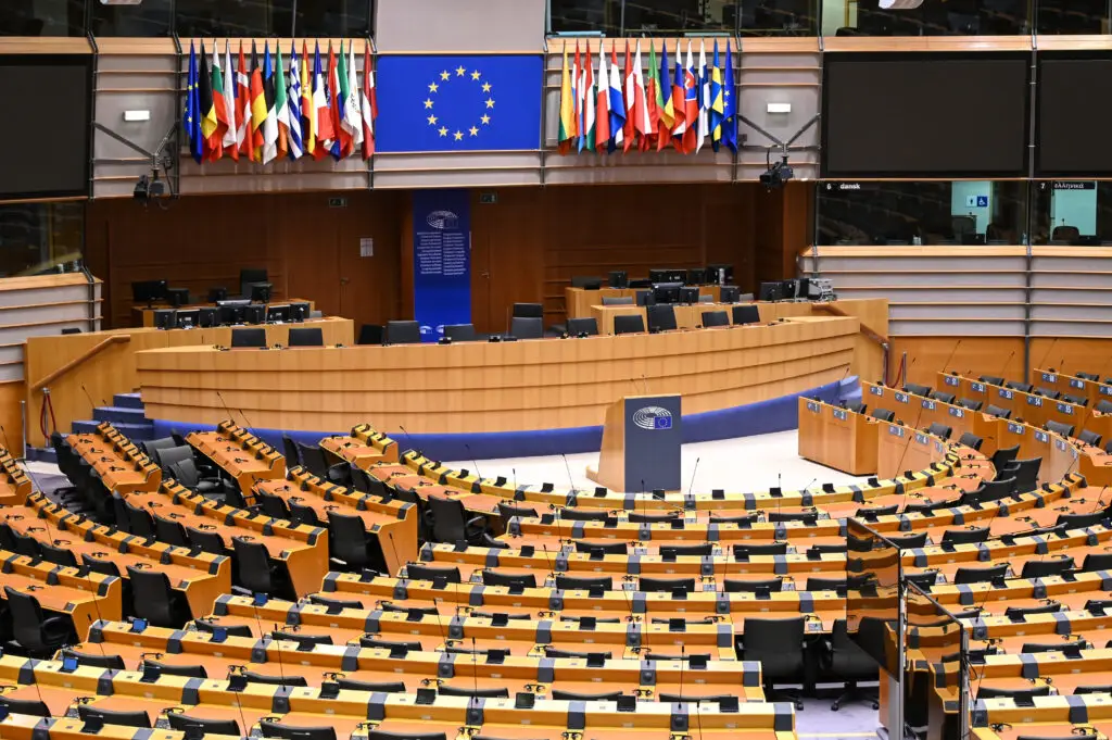 European Union plenary chamber in Brussels, symbolizing EU leaders’ debates on the Iran war and Europe’s energy crisis.
